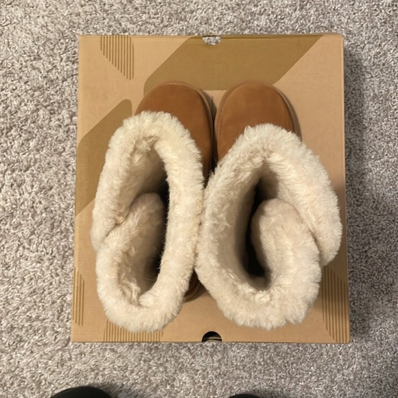 Ugg Koolaburra Boots - Kinslei Tall - Chestnut - Womens 7 (US) - Picture 7 of 8